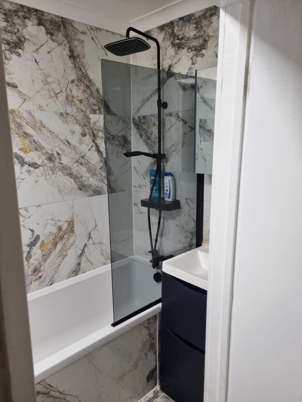 Stylish London Apartment & Free Parking Exterior photo