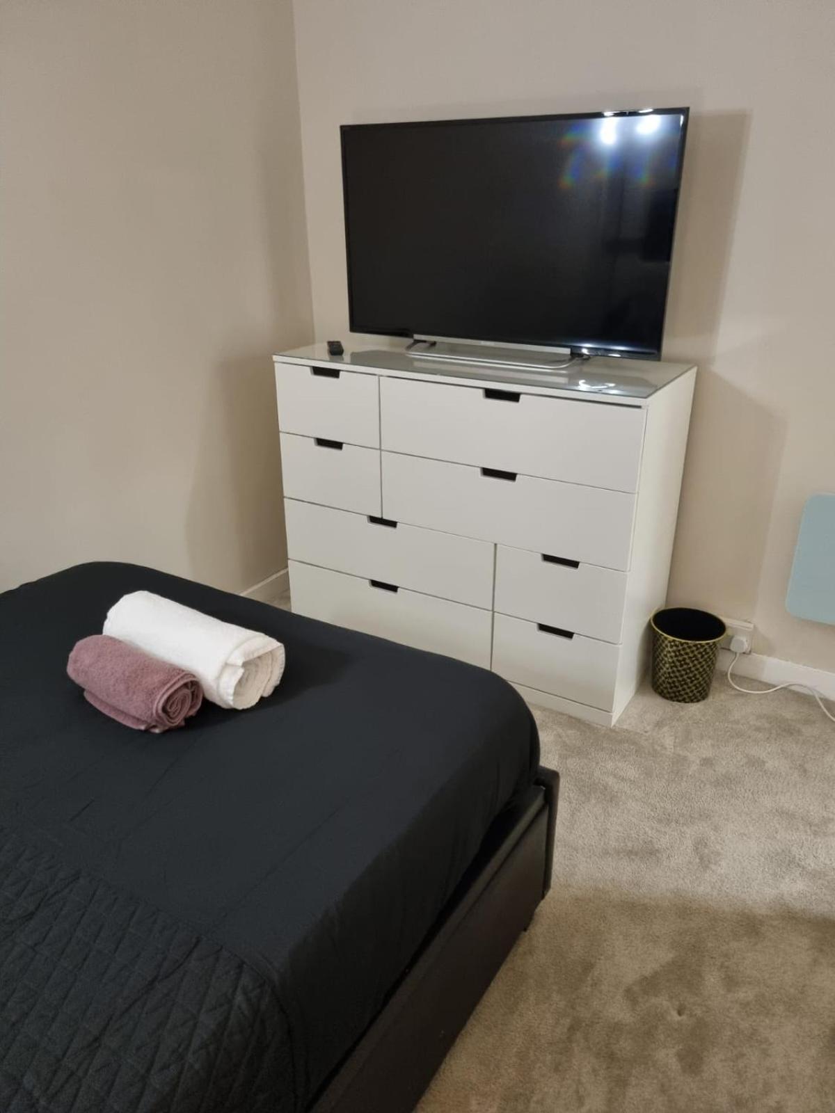 Stylish London Apartment & Free Parking Exterior photo