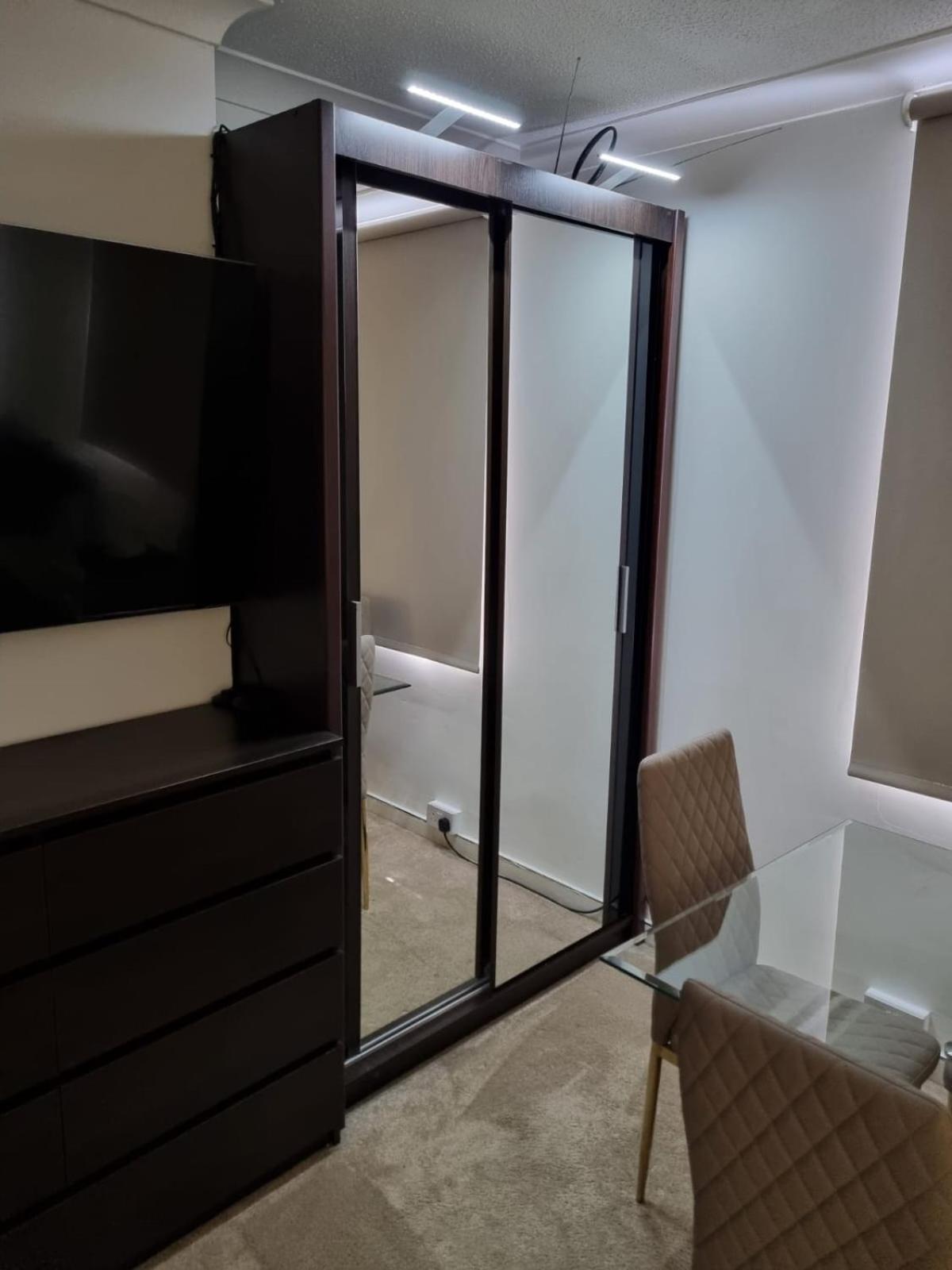 Stylish London Apartment & Free Parking Exterior photo
