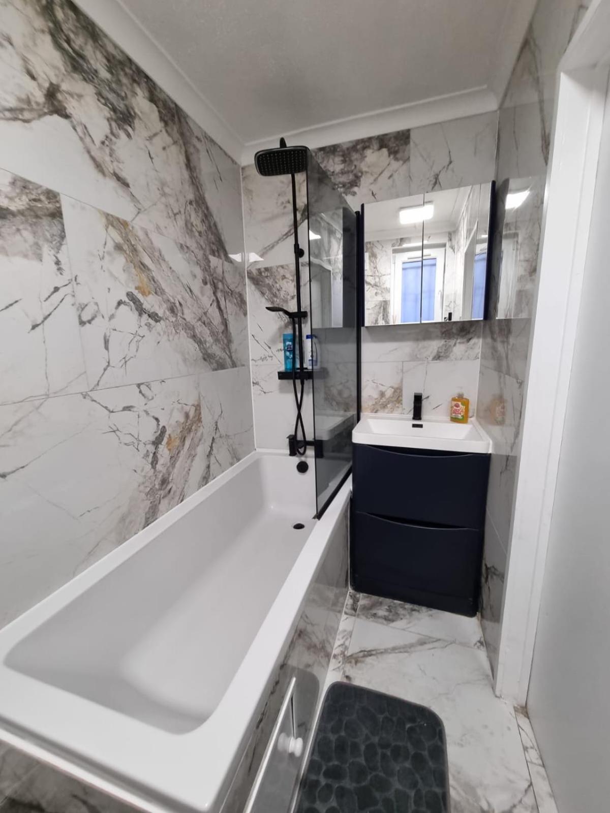 Stylish London Apartment & Free Parking Exterior photo